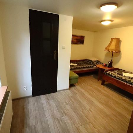 Karczma Pod Jesionem Hotel Brdow ภายนอก รูปภาพ