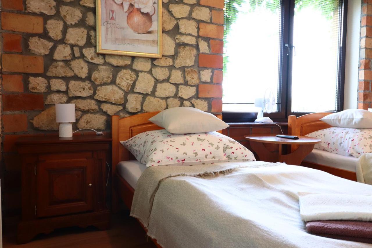 Karczma Pod Jesionem Hotel Brdow ภายนอก รูปภาพ