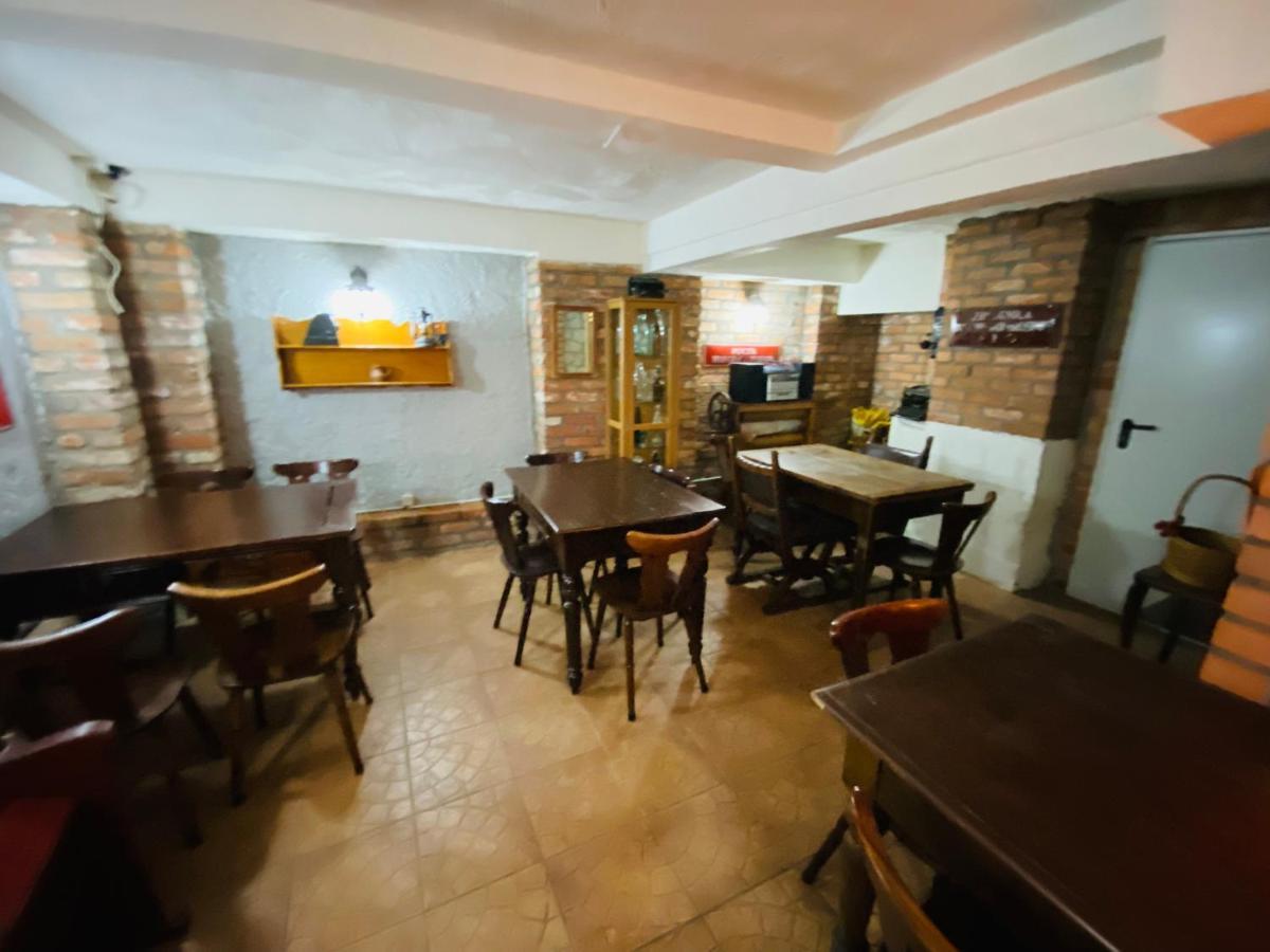 Karczma Pod Jesionem Hotel Brdow ภายนอก รูปภาพ