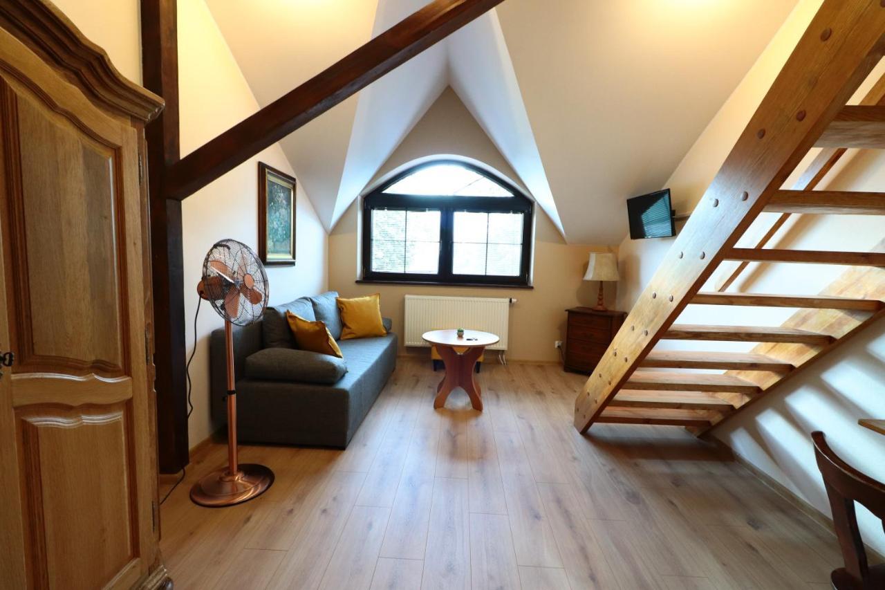 Karczma Pod Jesionem Hotel Brdow ภายนอก รูปภาพ