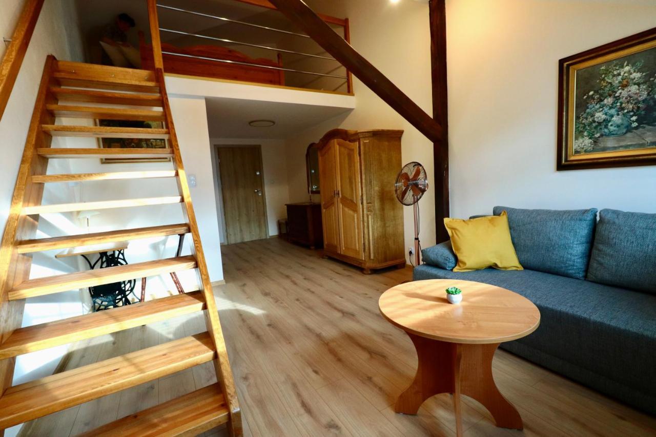 Karczma Pod Jesionem Hotel Brdow ภายนอก รูปภาพ