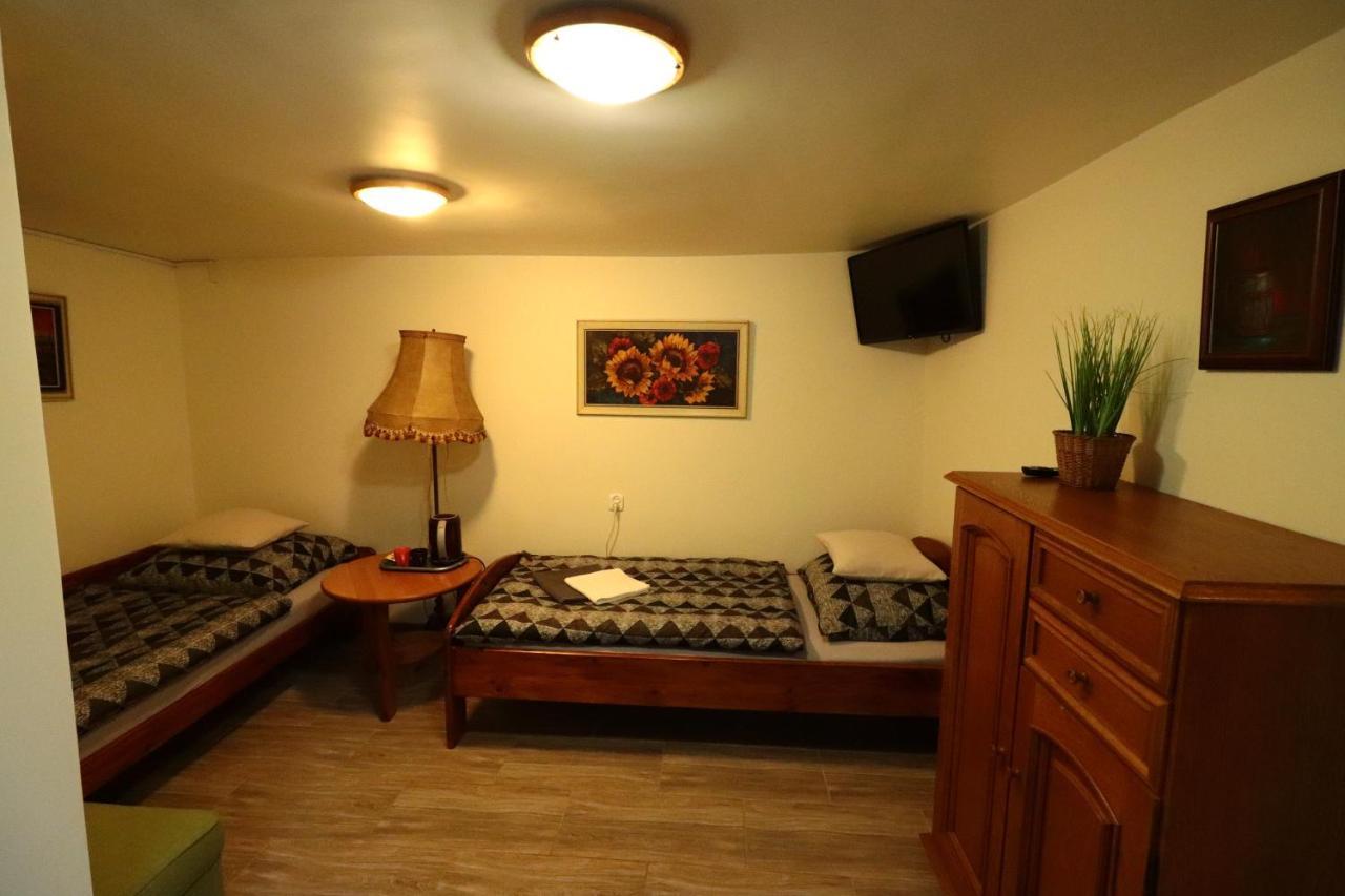 Karczma Pod Jesionem Hotel Brdow ภายนอก รูปภาพ