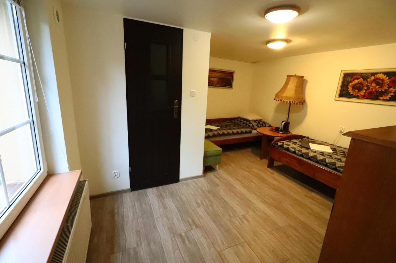 Karczma Pod Jesionem Hotel Brdow ภายนอก รูปภาพ