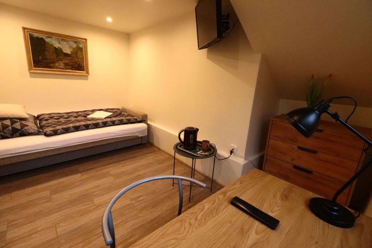 Karczma Pod Jesionem Hotel Brdow ภายนอก รูปภาพ