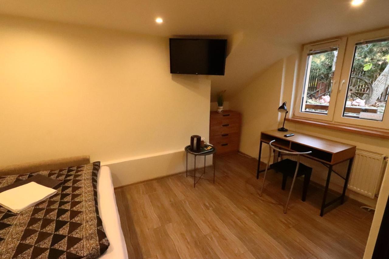 Karczma Pod Jesionem Hotel Brdow ภายนอก รูปภาพ