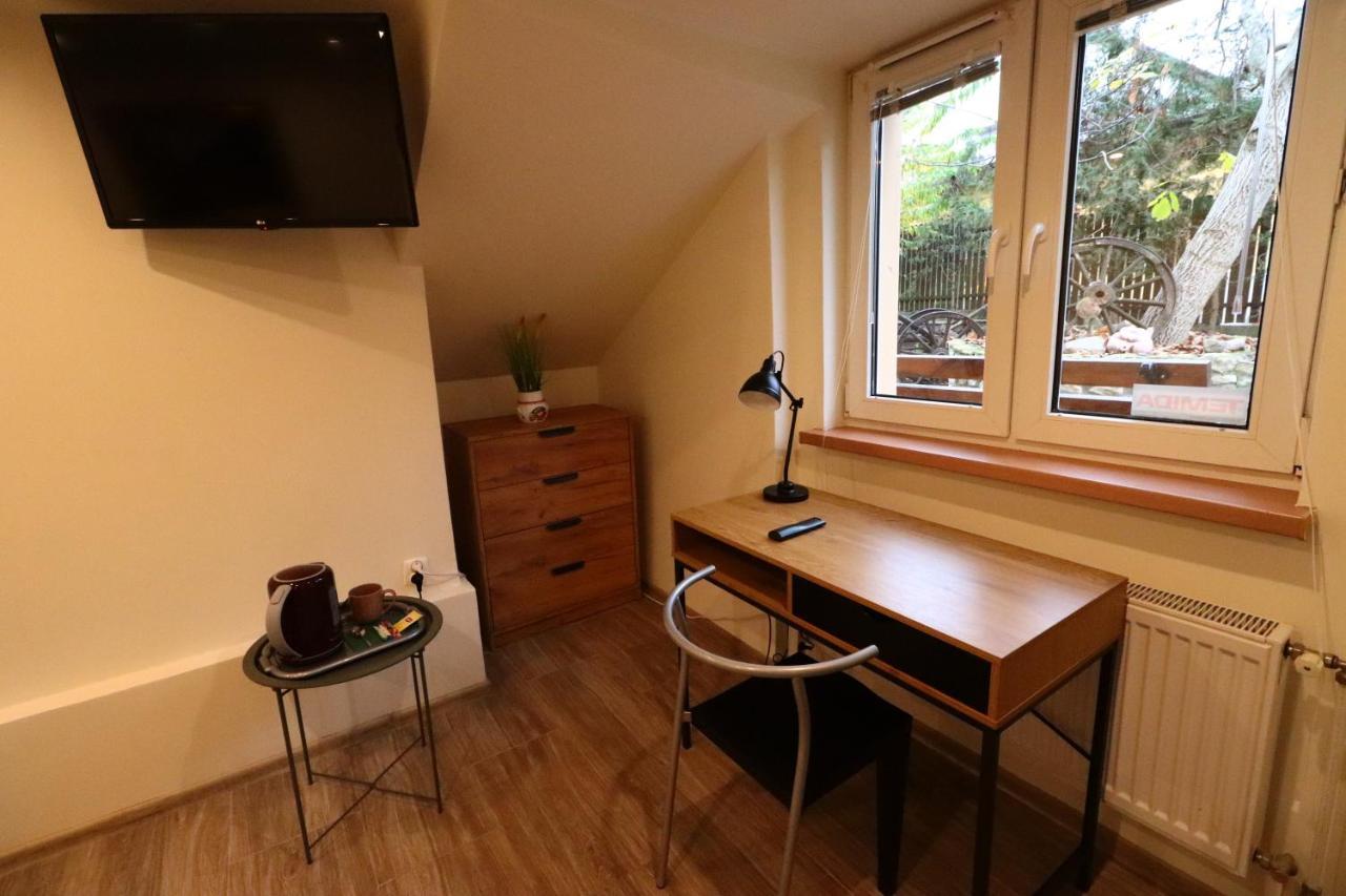 Karczma Pod Jesionem Hotel Brdow ภายนอก รูปภาพ